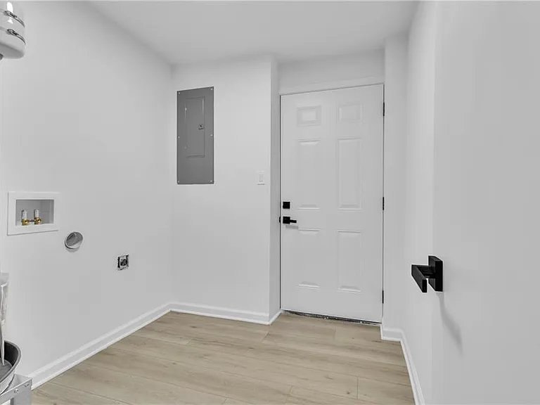 3296 Columbia Woods Dr — Photo 35