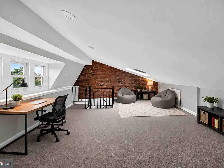 3015 13th St NW — Photo 9