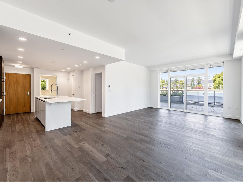 2nd image of 2888 Arbutus St #204