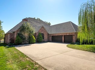 3200 W Rivulet Pass, Springfield, MO 65810