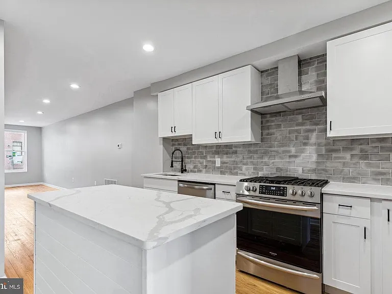 1534 S Charles St — Photo 13