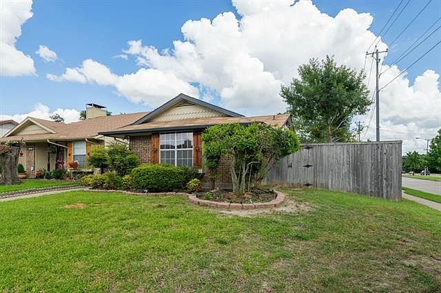 1st image of 3951 Queens Ct
