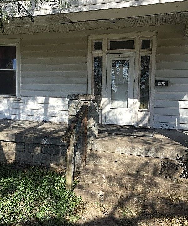 1st image of 732 E Maryland St