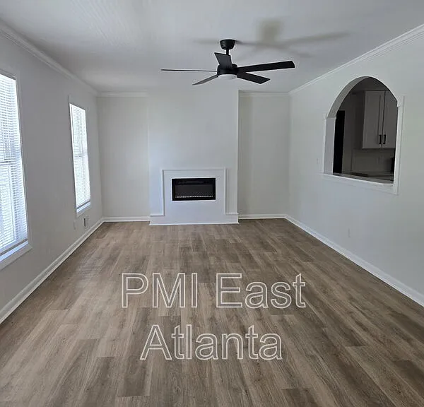 2275 Country Club Ln SW — Photo 2