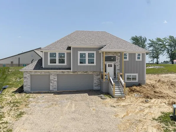15580 Sheridan Ct, Basehor, KS 66007