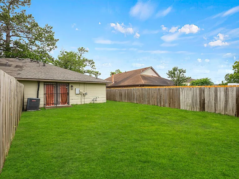 10066 Sharpton Dr — Photo 20