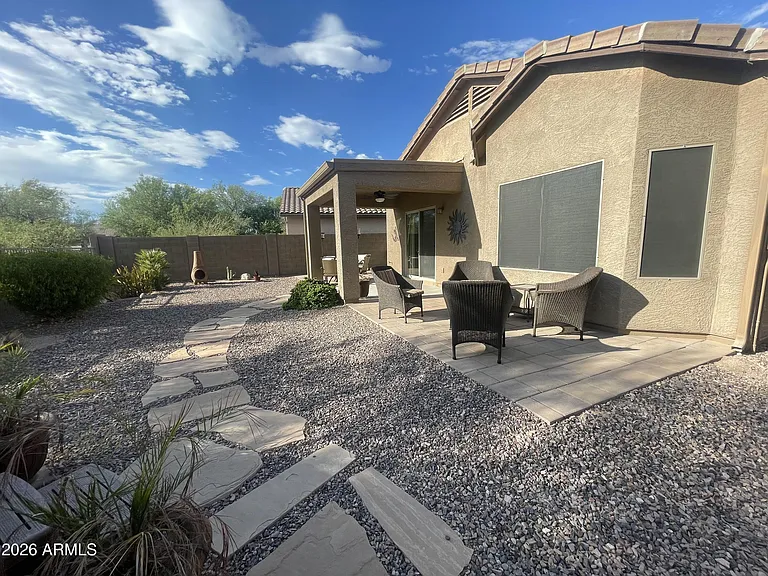 2312 N Hudson Dr — Photo 22