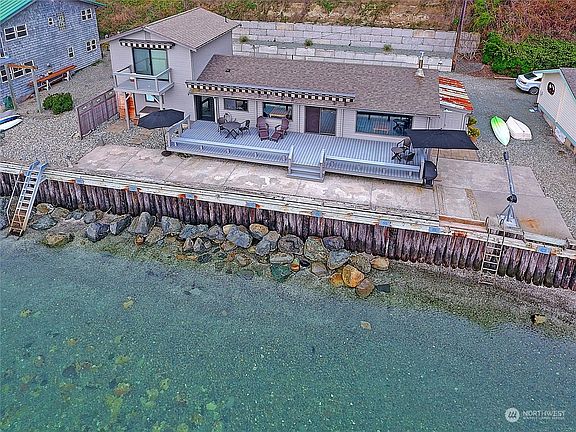 5th image of 1524 Cove Beach Way