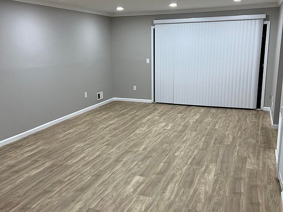4th image of 269 Bromley Pl #269
