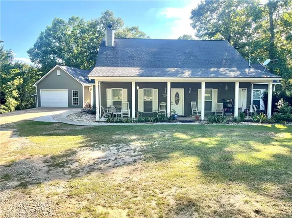 15 Lakeridge Ct, Seale, AL 36875