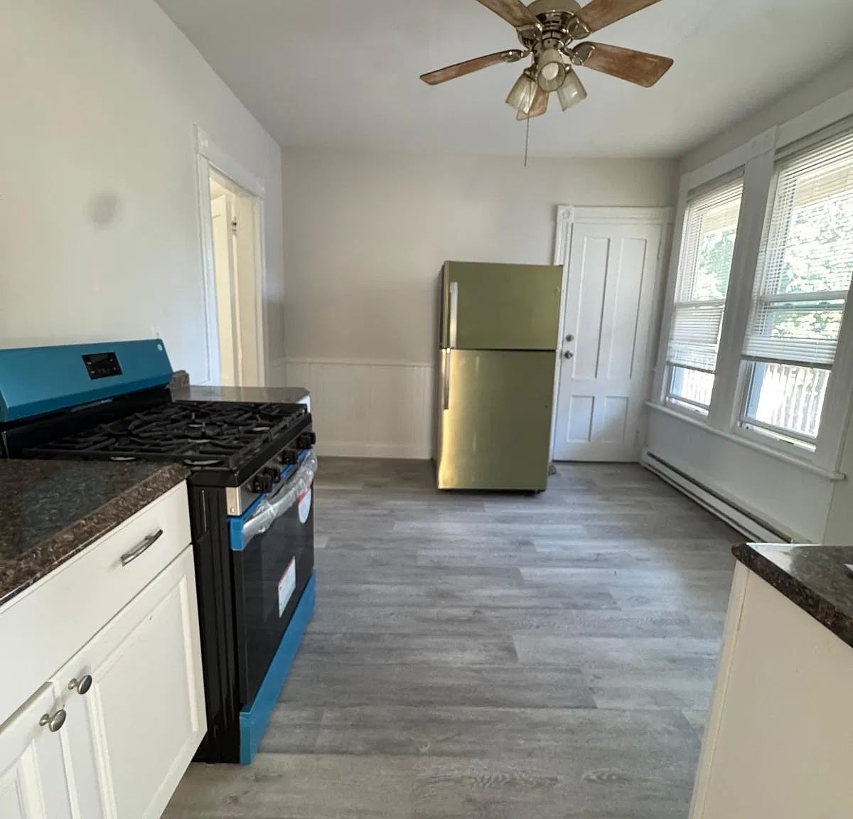 2 bed, 1100 sqft, $1,900 — Photo 2