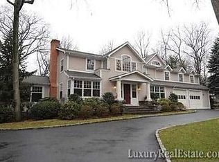 29 Grosset Rd, Riverside, CT 06878