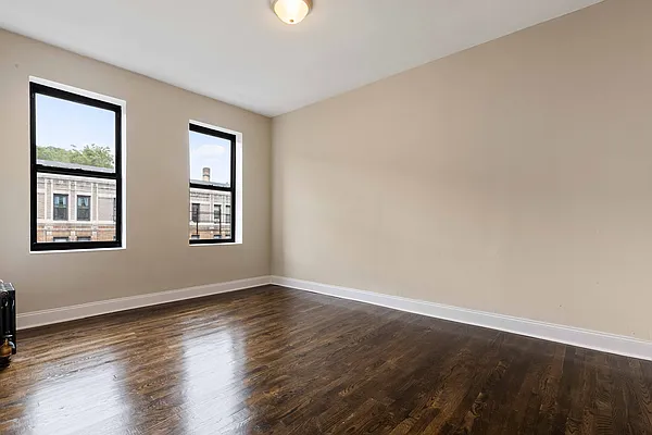 Rented by MNS | media 3