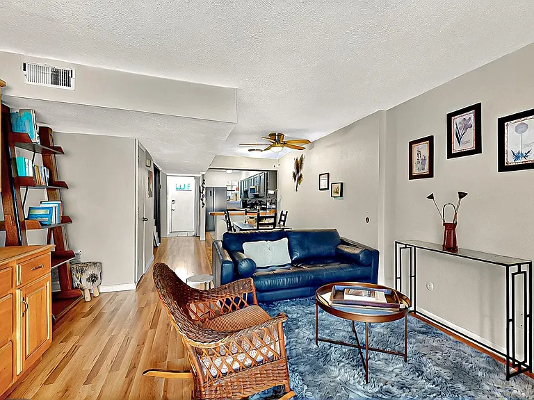 2732 Calle Anna Jean #D — Photo 3