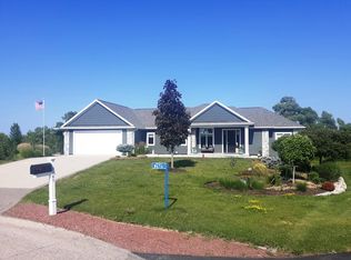 W6761 Osage Ct, Fond Du Lac, WI 54937