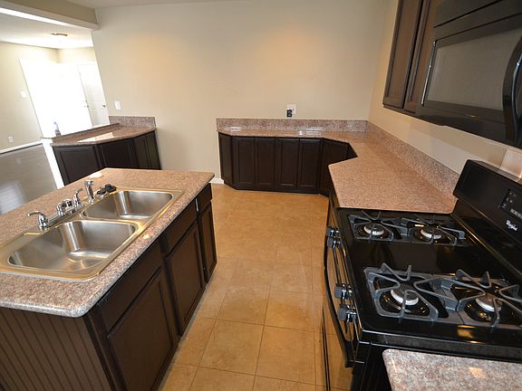 4th image of 14602 Dunnet Ave