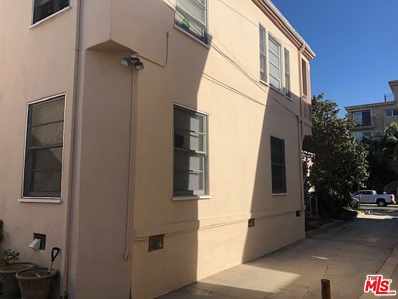 4th image of 819 S Bedford St