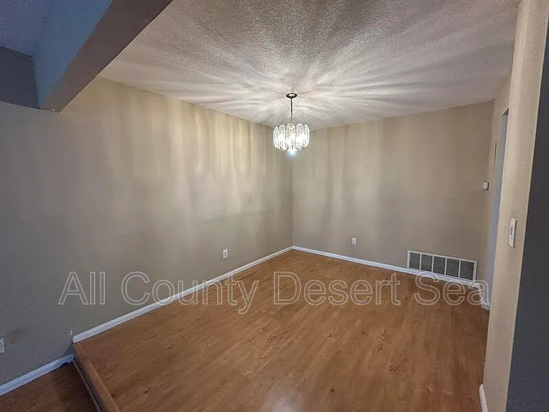 2 bed, 2.5 bath, 1118 sqft, $3,100 — Photo 4