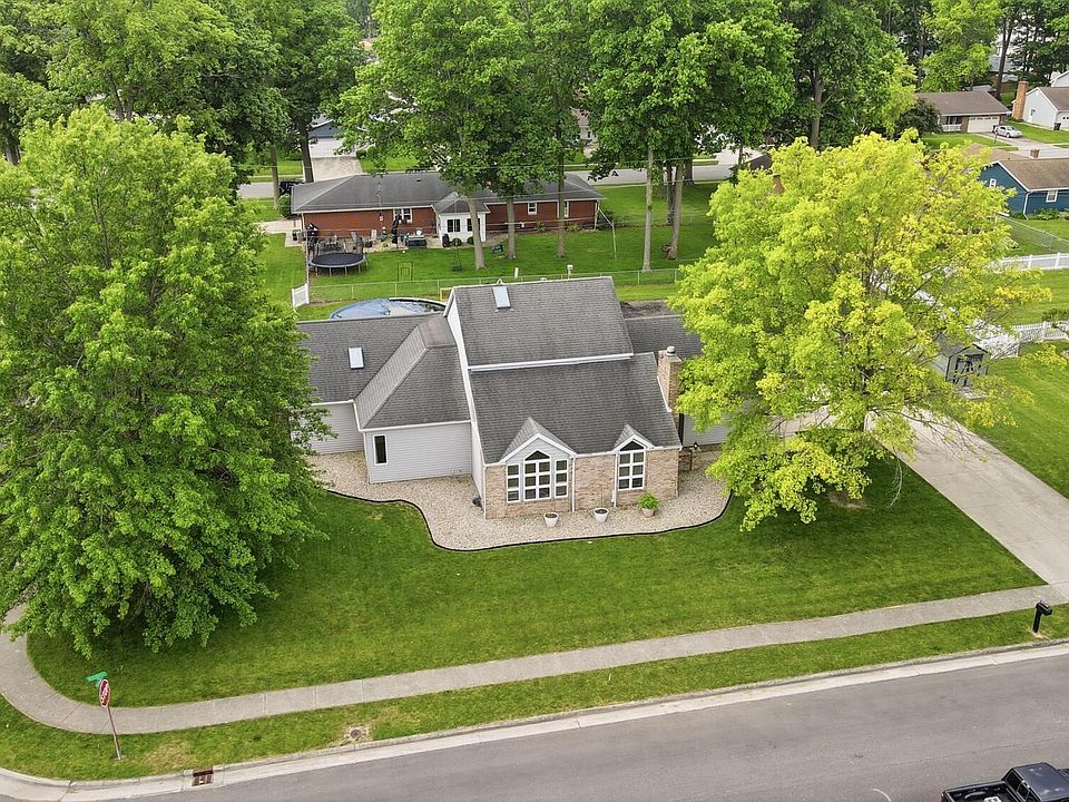 1st image of 860 Heritage Dr
