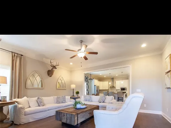 2614 Salford St, Auburn, AL 36832