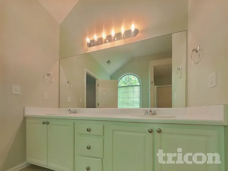 504 Anthony Pl — Photo 11