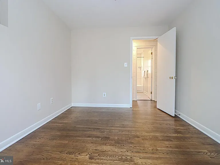 430 Duvall Ln — Photo 16