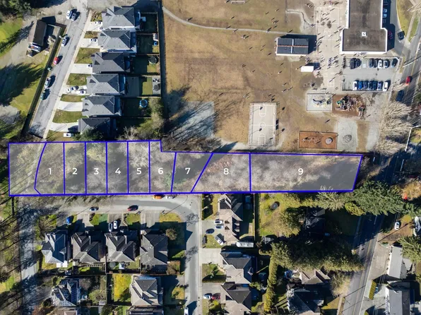 20886 River Rd, Maple Ridge, BC V2X 1Z7