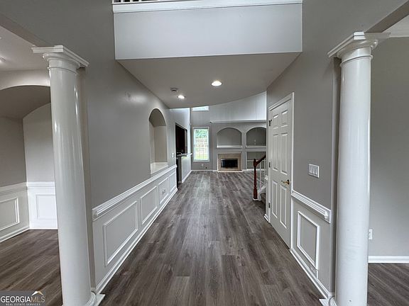 3rd image of 400 Fitzgerald Pl