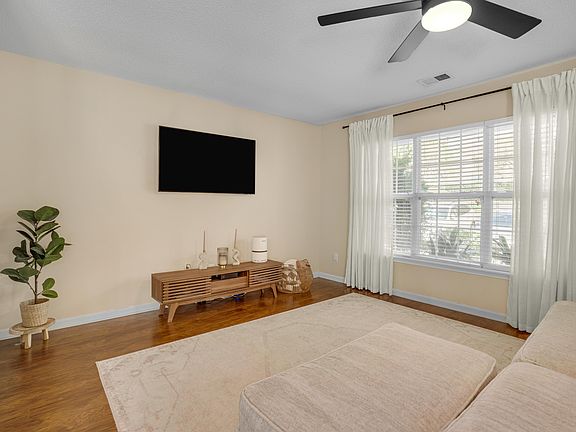 2nd image of 6011 Cougar Ln