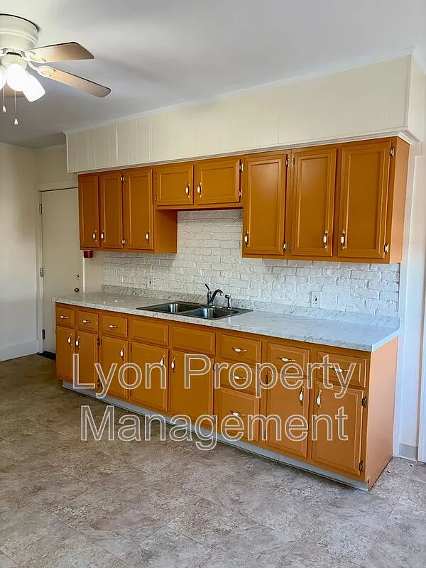 1 bed, 1.0 bath, $1,350 — Photo 3