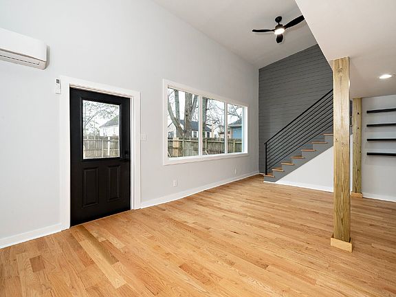 5th image of 210 Lincoln Ct