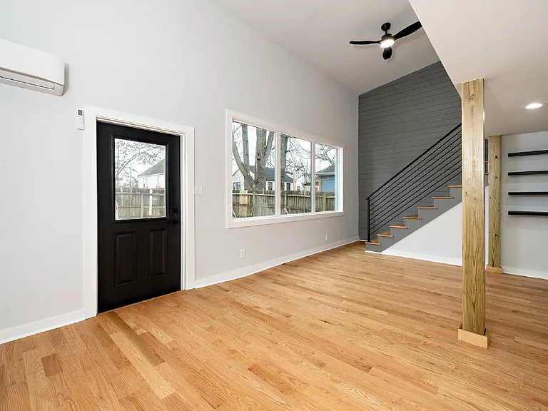 210 Lincoln Ct — Photo 5