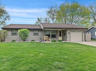 100 Waban Ct, Schaumburg, IL 60193