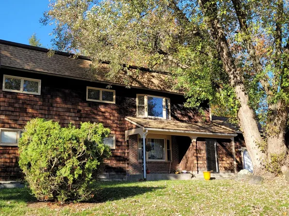 2 Sunset Cir Floor 2, Derry, NH 03038