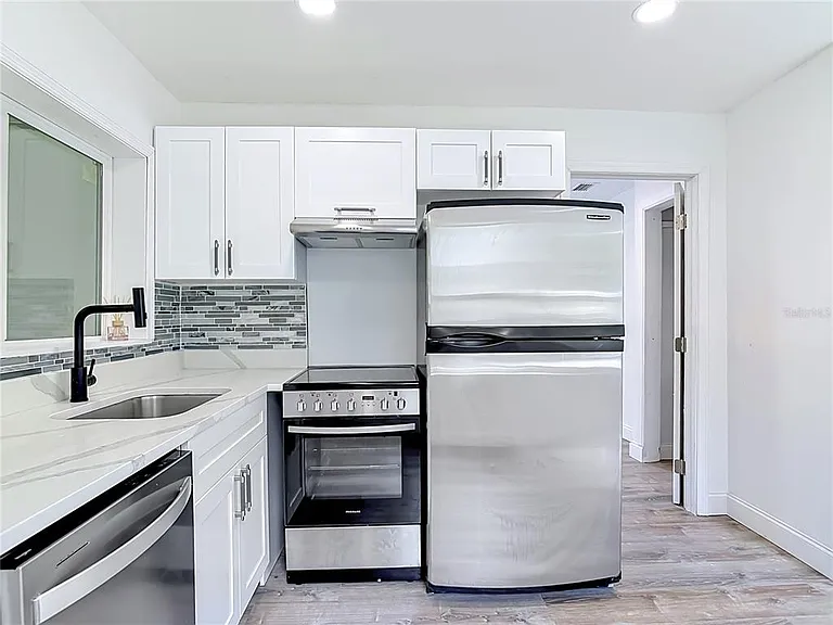 234 N Adams St — Photo 9