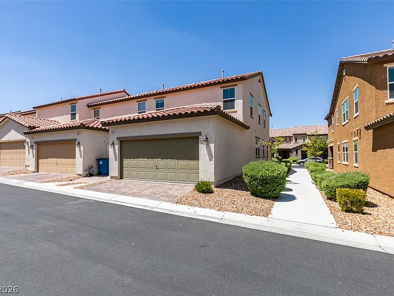 2864 Cabrillo Terrace St — Photo 38