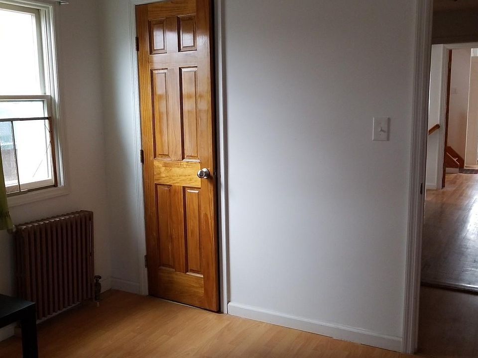 2nd image of 149 Bay 35th St #2A