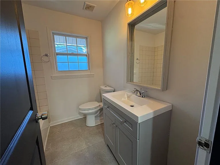 995 Fleetwood Cir SW — Photo 8