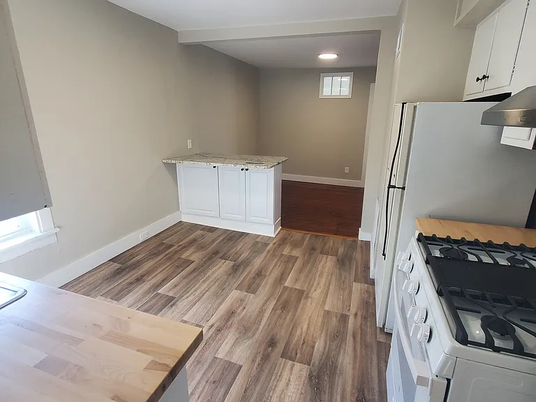 696 Main St #3 — Photo 2