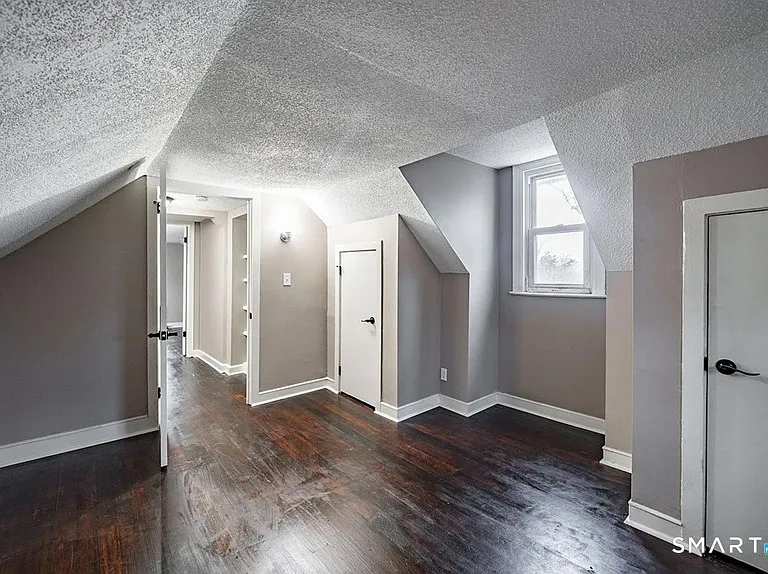 73 Silver St — Photo 25
