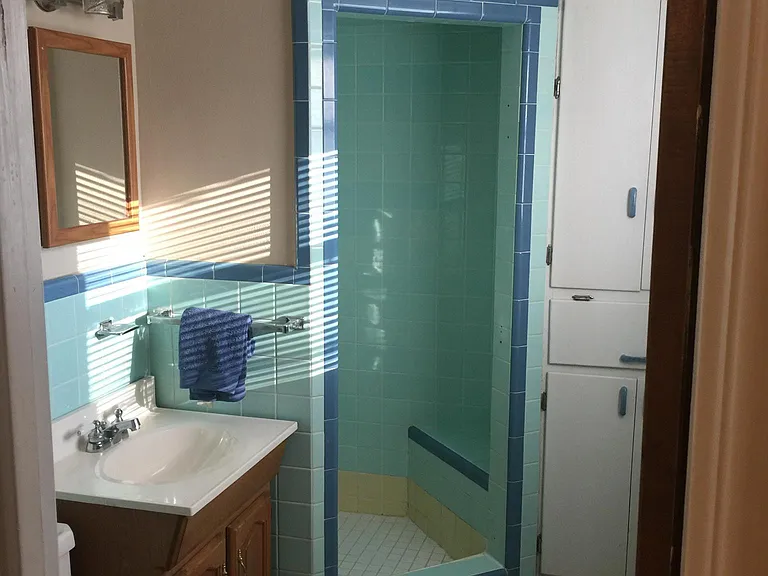 400 White Oak Dr — Photo 8