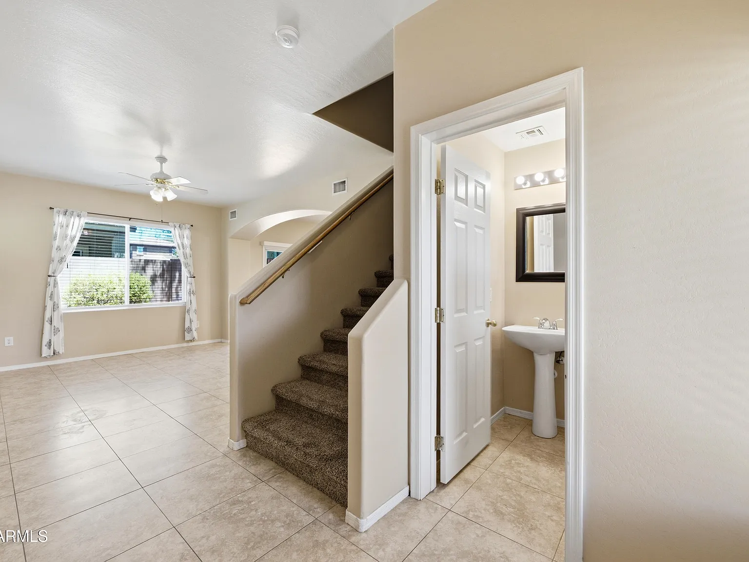 3 bed, 2.5 bath, 1534 sqft, $2,195 — Photo 2