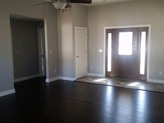 2nd image of 607 W Park Ct