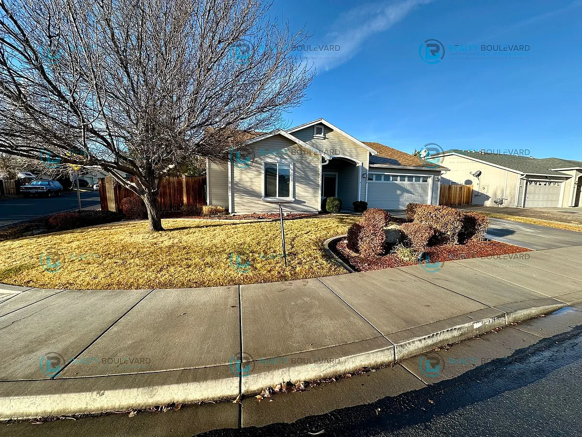 Building Photo - 3280 Erin Dr