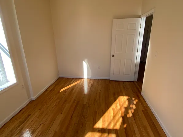 222 Van Horne Street image 6 of 11