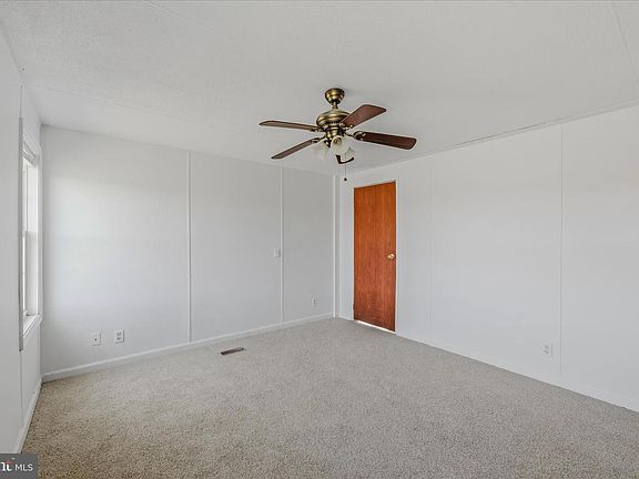 18th image of 1420 Eppinger Rd