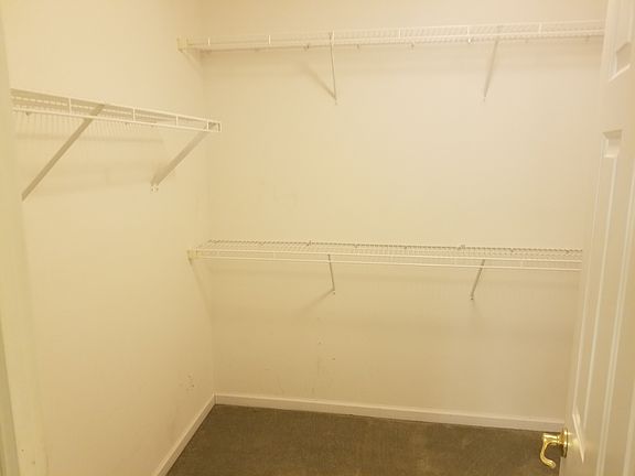 Master walk in closet, this isonlyshowinghalfofit