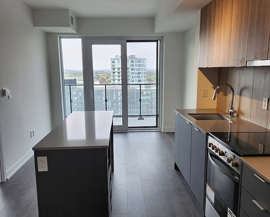 8 Tippett Rd #1201