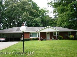 3137 Florida Dr, Hendersonville, NC 28792