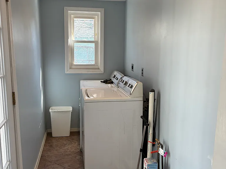 77 King St #1 — Photo 11